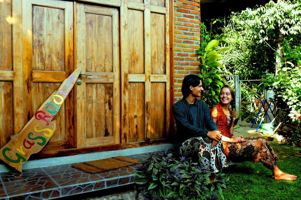 Grass Root Homestay Yogyakarta Bagian luar foto